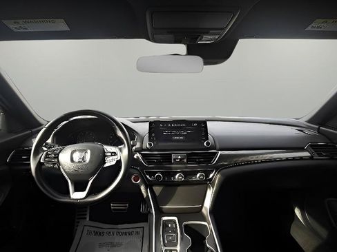 Used 2018 Honda Accord Sport image 17