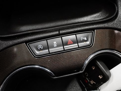 Used 2023 GMC Acadia AT4 image 32