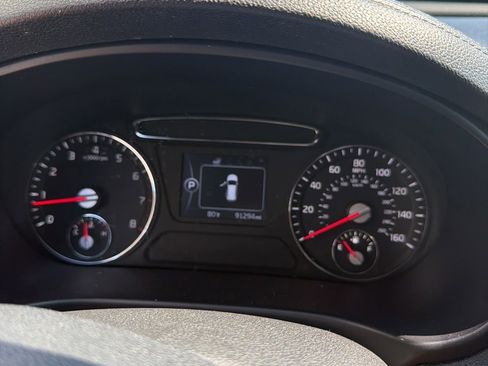 Used 2018 Kia Sorento FWD image 9
