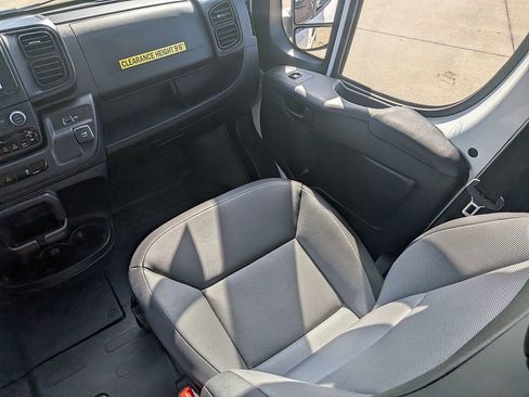 Used 2025 RAM ProMaster 2500 w/ Convenience Group FWD image 15