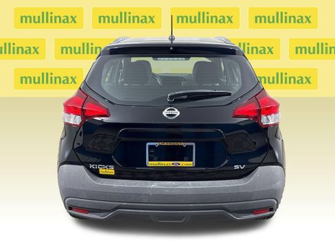 Used 2019 Nissan Kicks SV FWD image 8