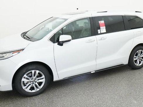 New 2026 Toyota Sienna Limited FWD image 2