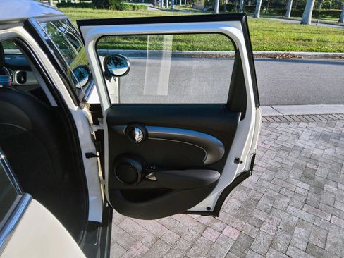 Used 2023 MINI Cooper 4-Door Hardtop FWD image 35
