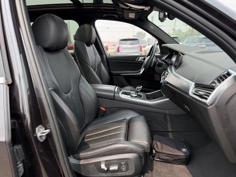 Used 2022 BMW X5 xDrive40i AWD/4WD image 17