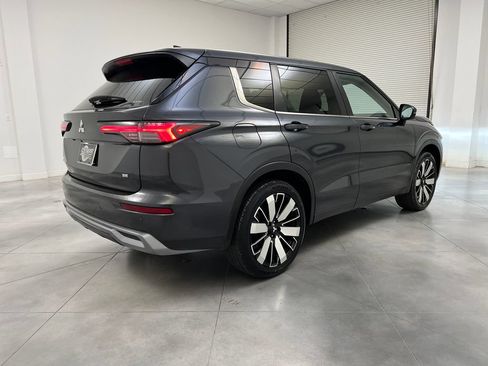 Used 2025 Mitsubishi Outlander SE AWD/4WD image 9