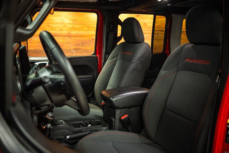 Used 2025 Jeep Wrangler Unlimited Rubicon AWD/4WD image 9