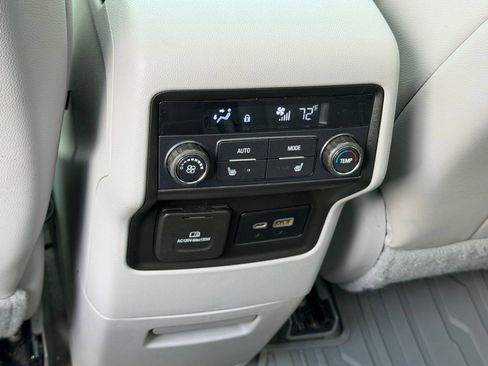 Used 2020 GMC Acadia SLT w/ Driver Alert Package II AWD/4WD image 30