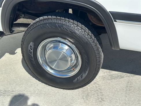 Used 1991 Dodge D/W Truck 250 image 28