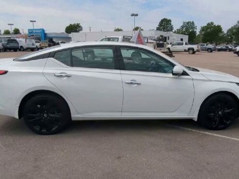 Used 2021 Nissan Altima 2.5 Platinum image 9