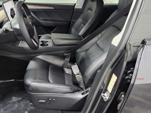 Used 2024 Tesla Model Y Long Range image 25