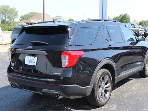 Used 2023 Ford Explorer XLT w/ Equipment Group 202A AWD/4WD image 6