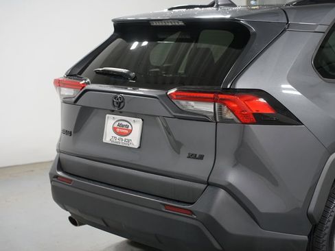 Certified 2022 Toyota RAV4 XLE Premium FWD image 9