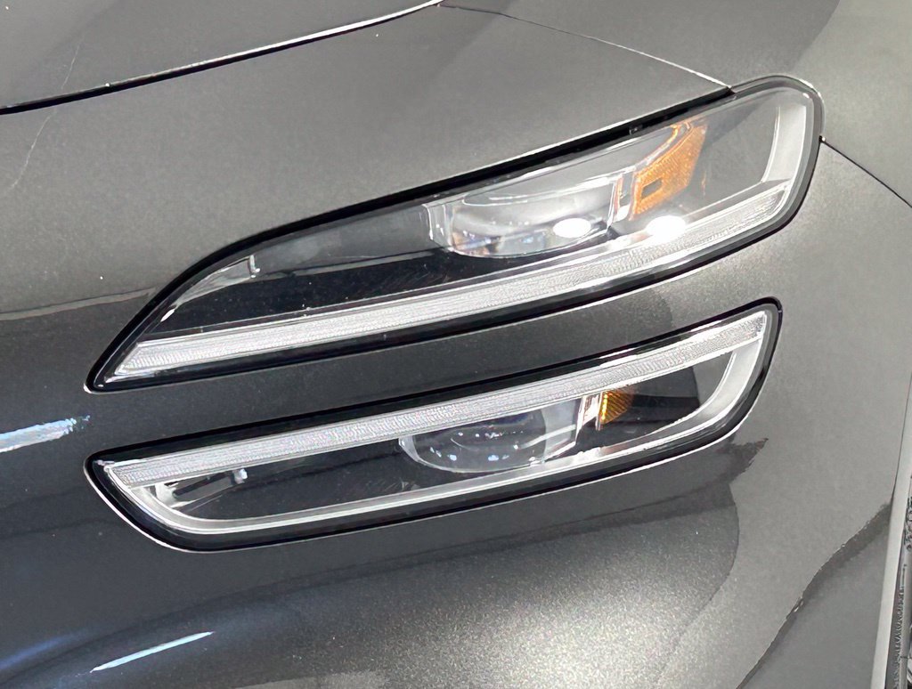 Used 2023 Genesis G70 3.3T w/ Sport Prestige Package AWD/4WD image 3