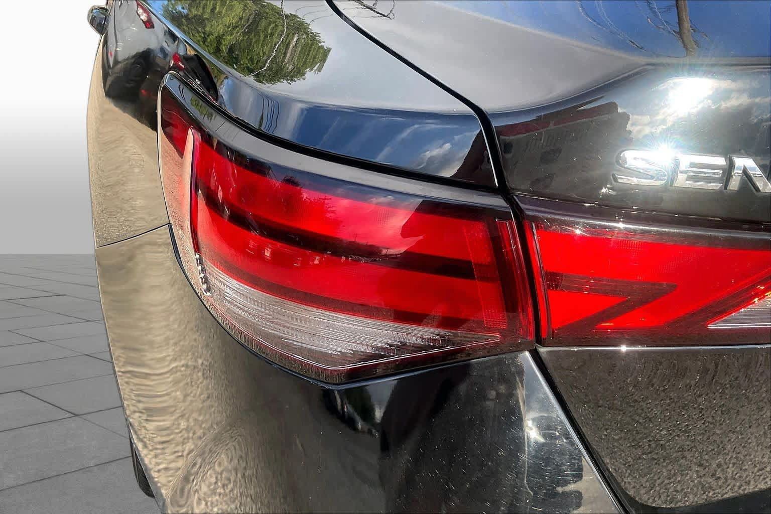 Used 2024 Nissan Sentra SV FWD image 28