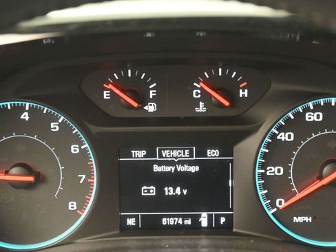 Used 2021 Chevrolet Traverse LT image 12