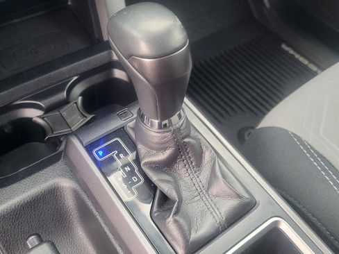 Used 2020 Toyota Tacoma TRD Sport w/ Technology Package AWD/4WD image 26