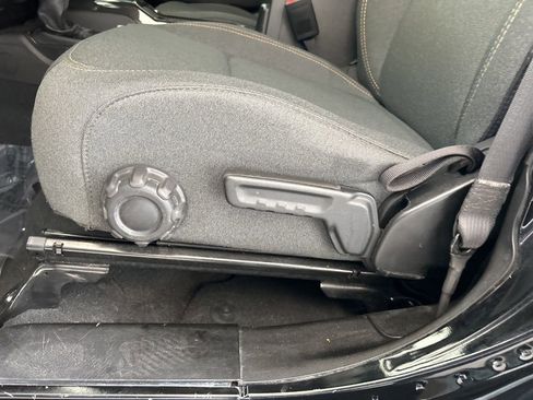 Used 2024 Jeep Gladiator Sport image 38