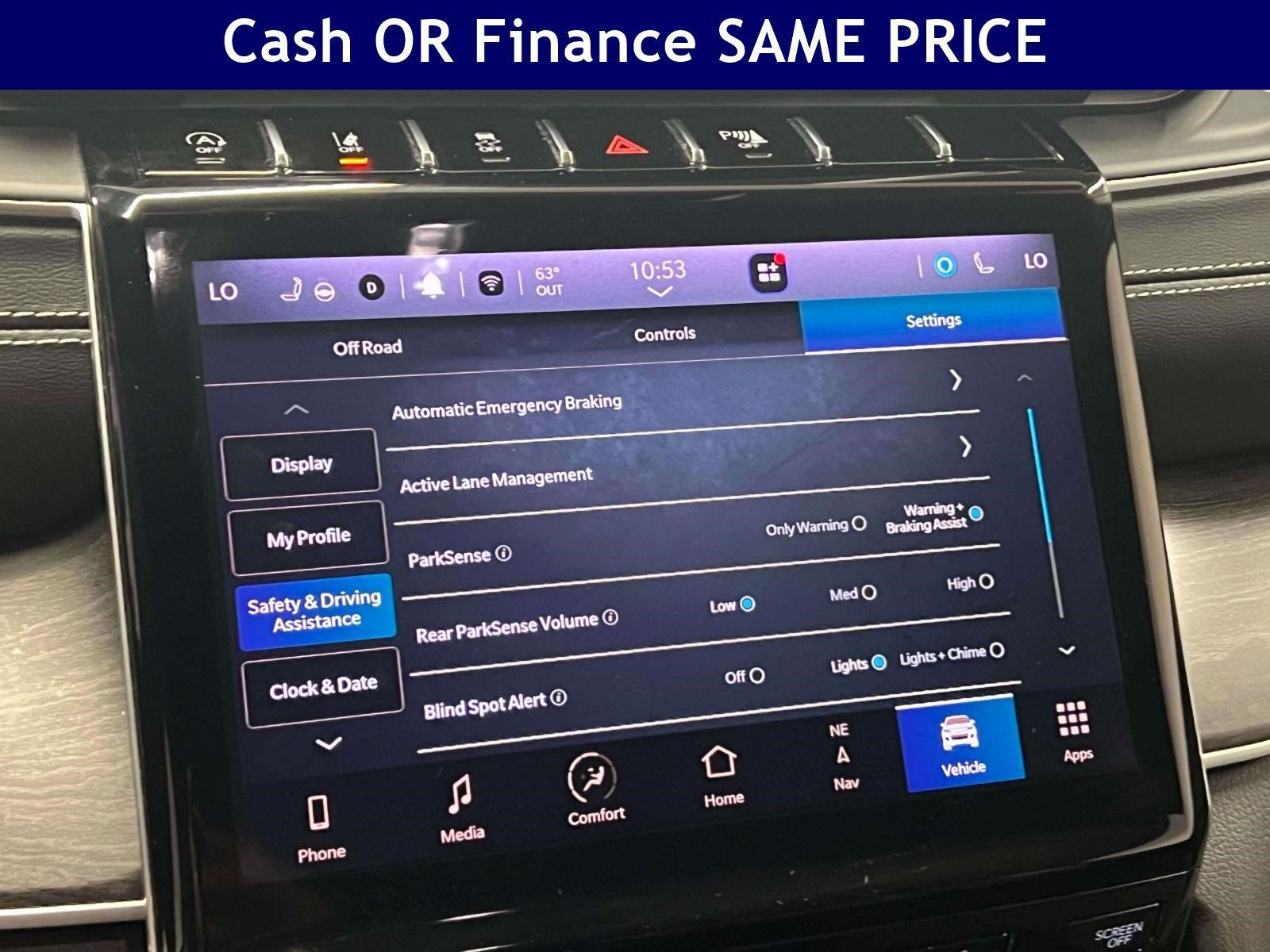 Used 2023 Jeep Grand Cherokee Limited w/ Black Appearance Package AWD/4WD image 26