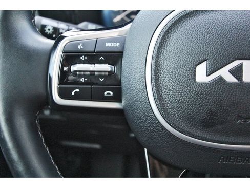 Used 2023 Kia Sorento SX AWD/4WD image 19