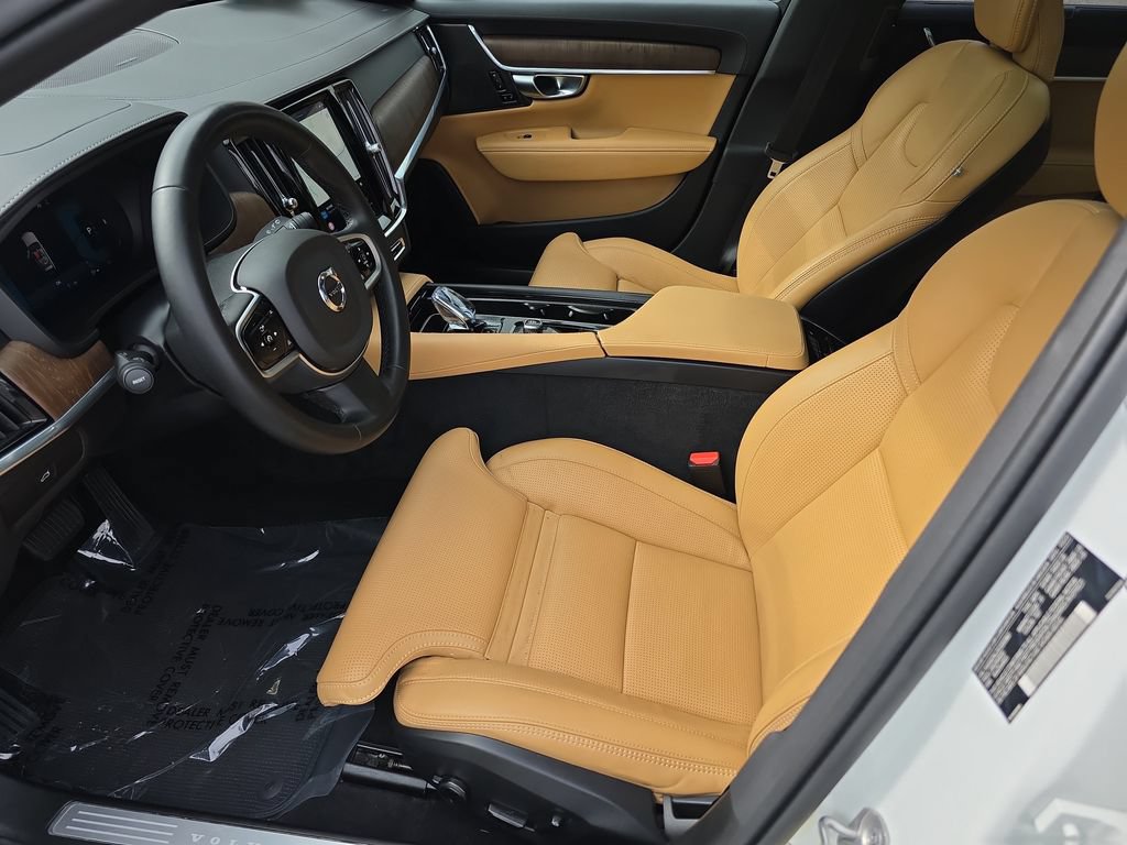 Certified 2025 Volvo V90 B6 Cross Country Ultra AWD/4WD image 8
