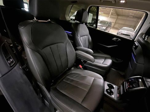 Used 2019 BMW X7 xDrive40i w/ Cold Weather Package image 26