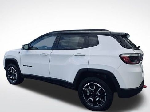 Certified 2024 Jeep Compass Trailhawk image 9