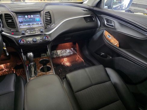 Used 2014 Chevrolet Impala LT w/ Convenience Package FWD image 17