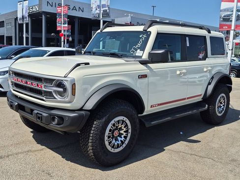 New 2026 Ford Bronco Outer Banks w/ Sasquatch Package AWD/4WD image 4
