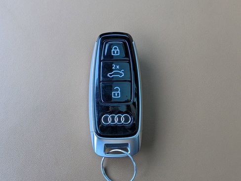 Used 2024 Audi RS Q8 image 34