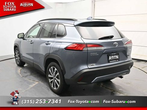 Used 2023 Toyota Corolla Cross XLE w/ Convenience Package image 12
