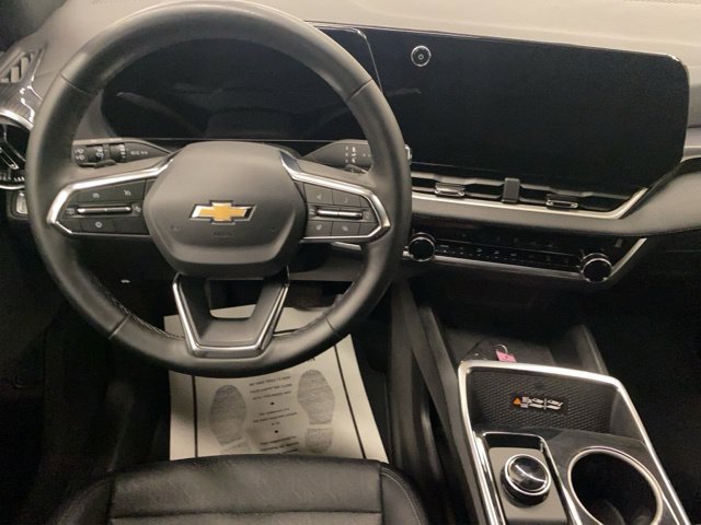 Used 2026 Chevrolet Equinox LT w/ Convenience Package II AWD/4WD image 2