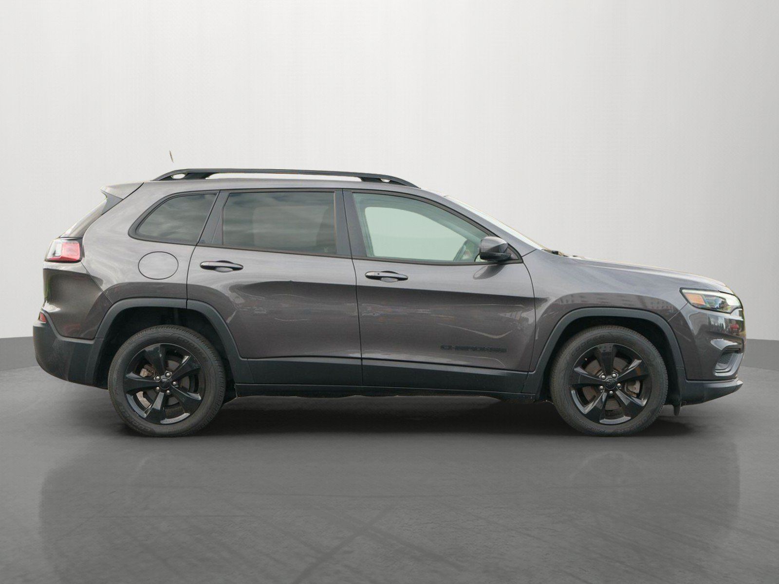 Used 2019 Jeep Cherokee Latitude Plus FWD image 8
