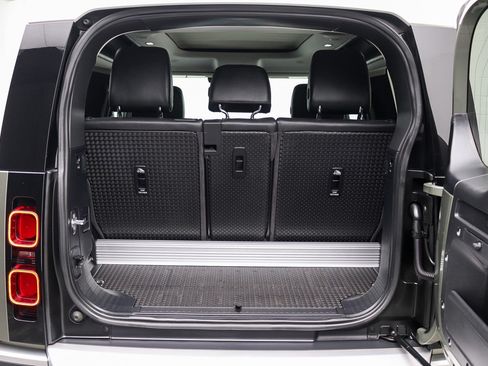 Used 2021 Land Rover Defender 90 First Edition AWD/4WD image 35