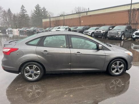 Used 2014 Ford Focus SE w/ SE Sport Package image 4