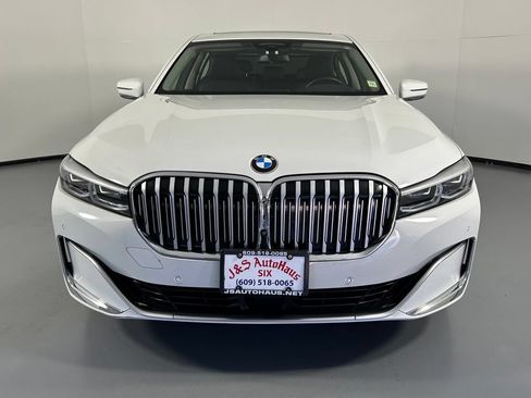 Used 2022 BMW 750i xDrive AWD/4WD image 2