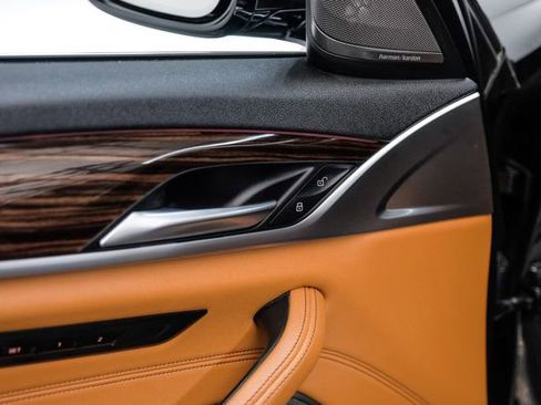 Used 2022 BMW 530e w/ Premium Package image 44