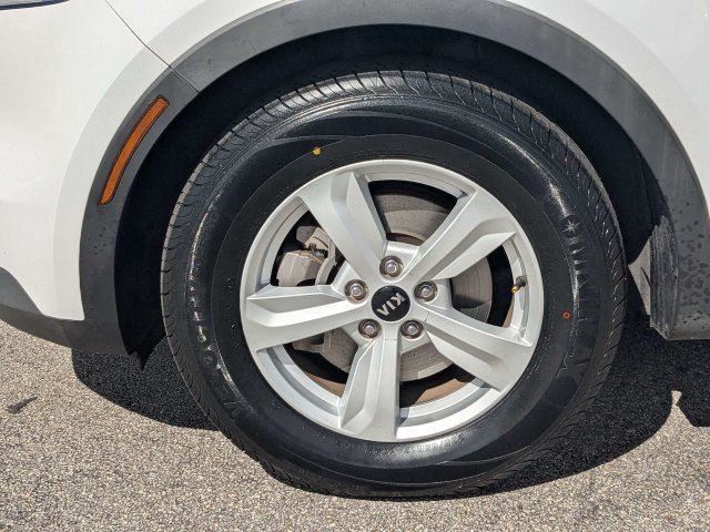 Certified 2021 Kia Sorento LX FWD image 11