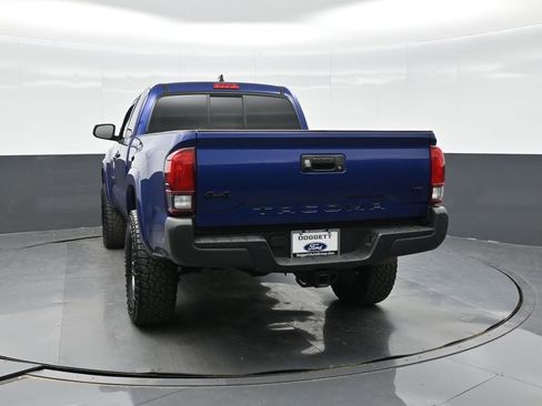 Used 2023 Toyota Tacoma SR5 AWD/4WD image 4