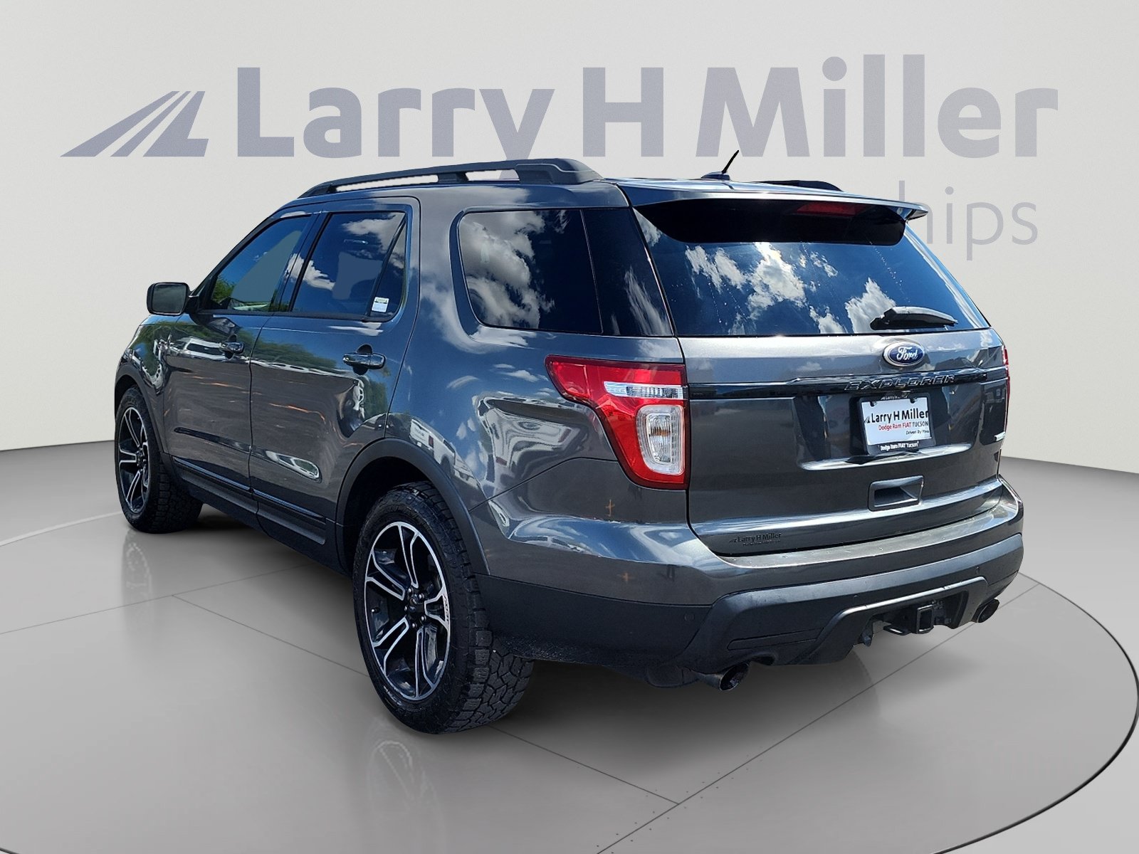 Used 2015 Ford Explorer Sport w/ Equipment Group 401A AWD/4WD image 3