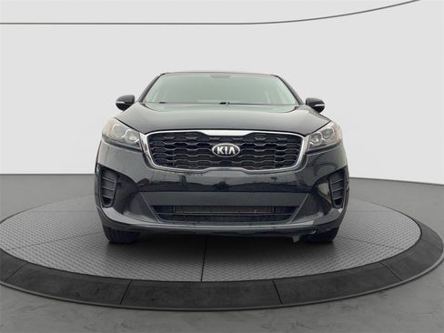 Used 2020 Kia Sorento LX image 2