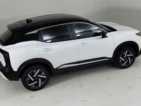 Used 2025 Nissan Kicks SV image 20