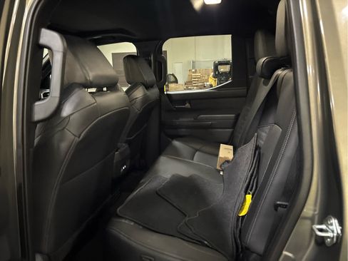Used 2024 Toyota Tacoma TRD Sport w/ TRD Sport Premium Package AWD/4WD image 8