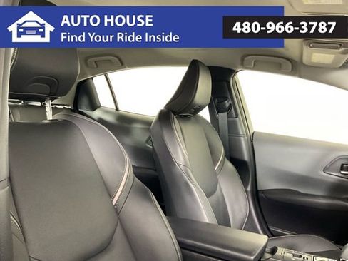 Used 2025 Toyota Prius XLE image 17