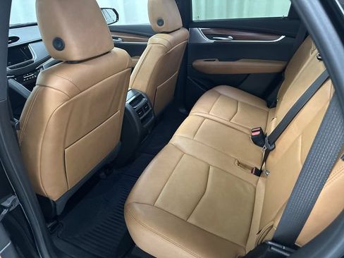 Certified 2024 Cadillac XT5 Premium Luxury AWD/4WD image 16