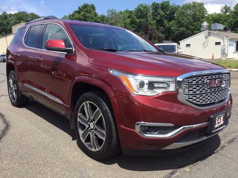 Used 2017 GMC Acadia Denali w/ Technology Package AWD/4WD image 6