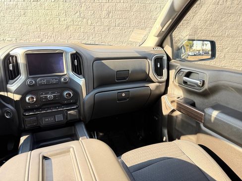 Used 2020 Chevrolet Silverado 1500 RST image 18