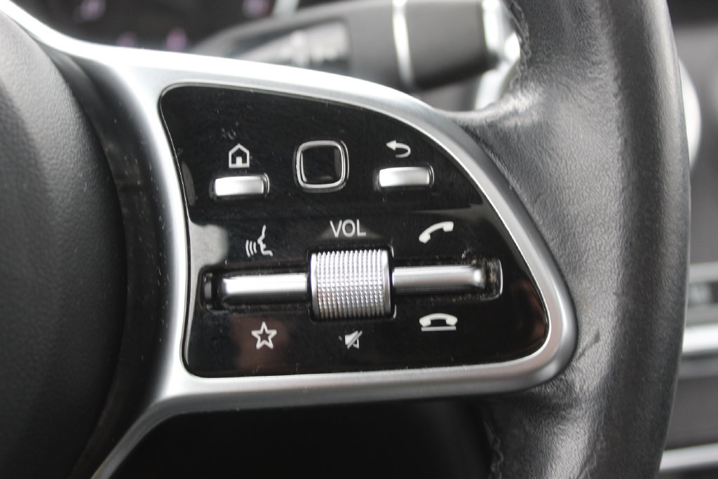 Used 2020 Mercedes-Benz GLC 300 image 29