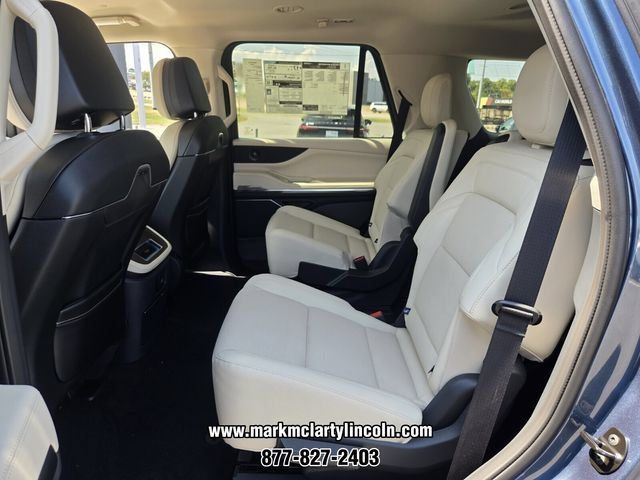 New 2027 Lincoln Navigator Premiere AWD/4WD image 9