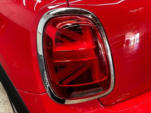 Used 2022 MINI Cooper 2-Door Hardtop FWD image 28