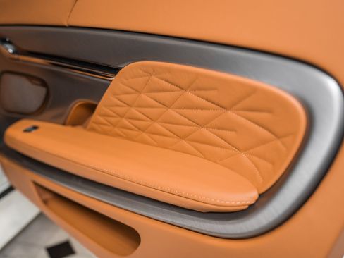 Used 2024 Aston Martin DB12 Coupe RWD image 37
